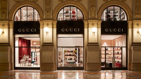 saldi gucci milano|Inside the Newly Renovated Gucci Store in Milan [PHOTOS] .